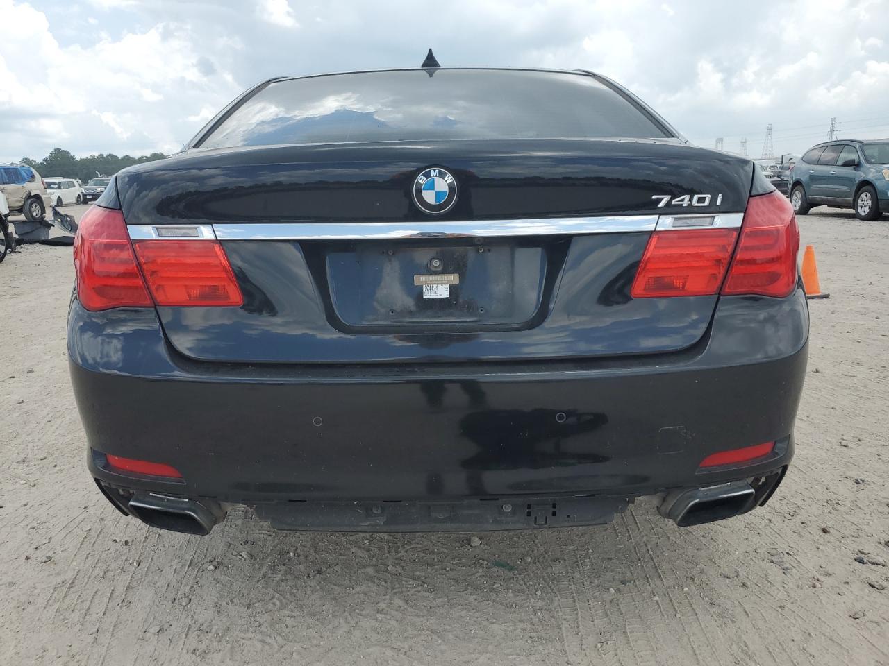 2012 BMW 740 I vin: WBAKA4C52CDS99036