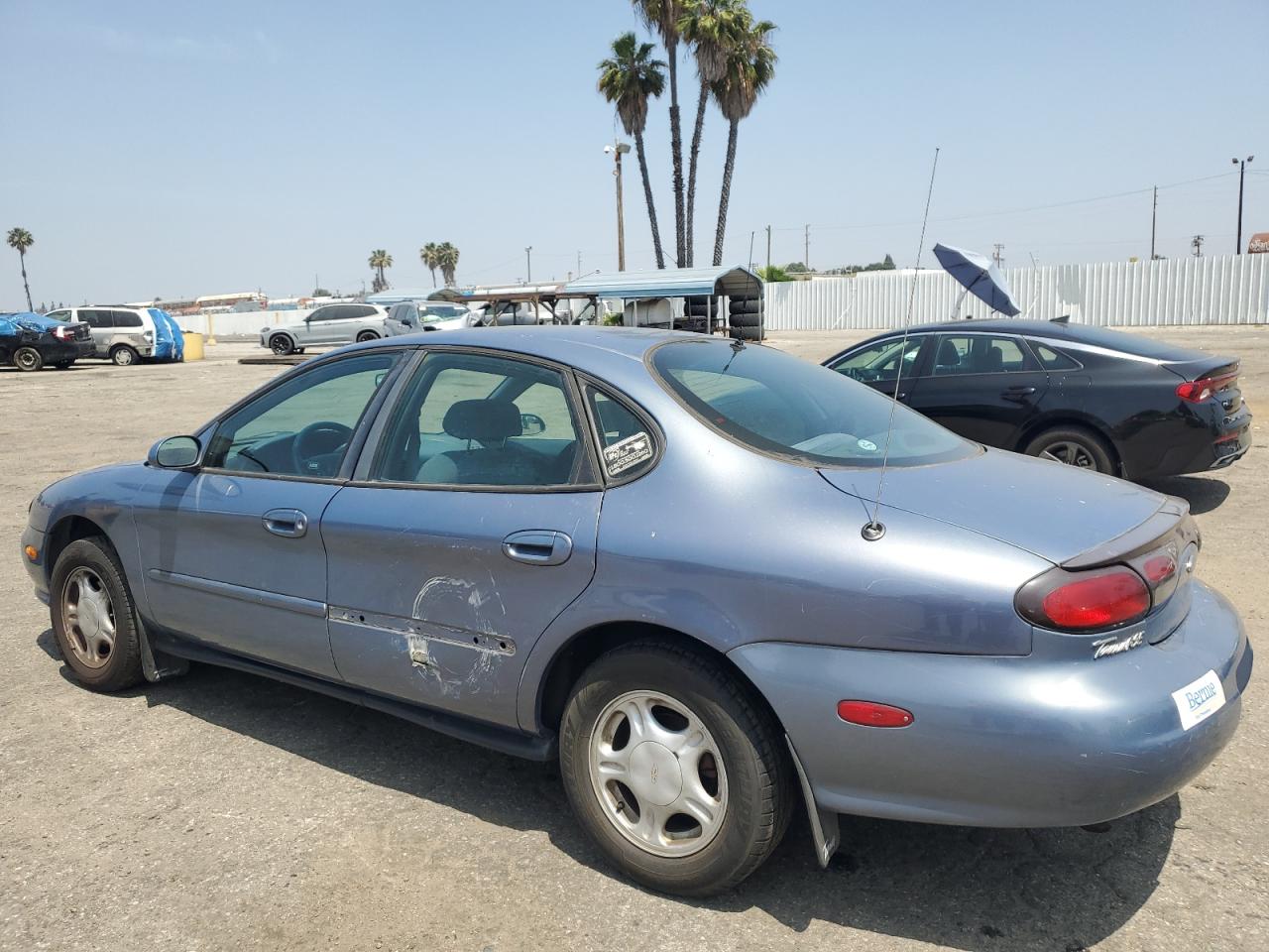 1FAFP53U7XG118572 1999 Ford Taurus Se