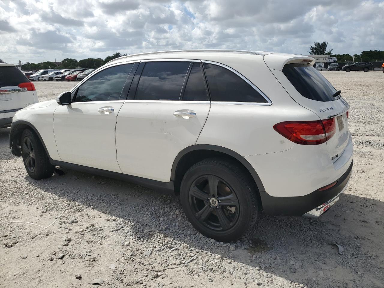 2019 Mercedes-Benz Glc 300 vin: WDC0G4JB3K1005011