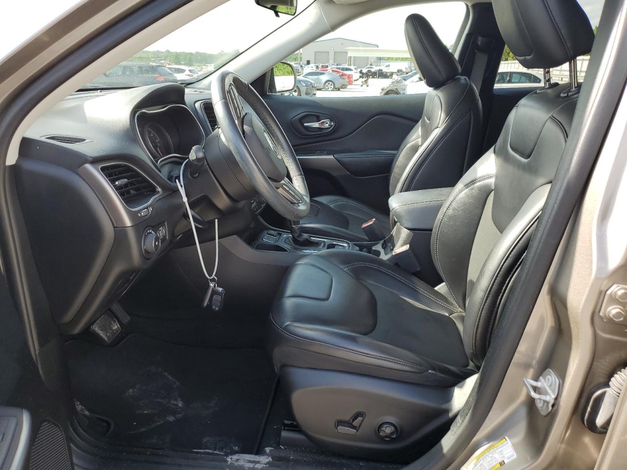 1C4PJLLB9KD344366 2019 Jeep Cherokee Latitude Plus