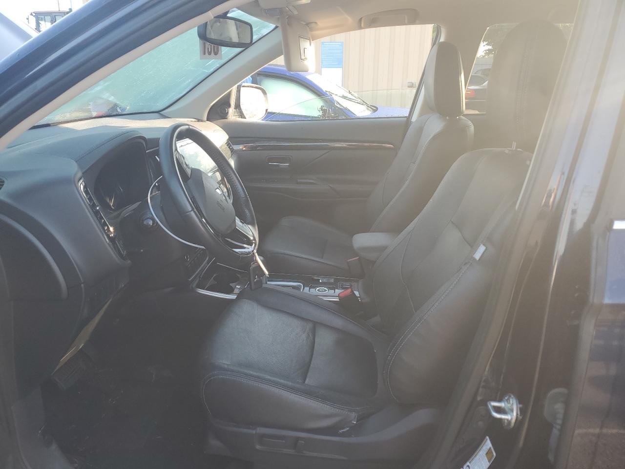 JA4AZ3A36HZ025426 2017 Mitsubishi Outlander Se