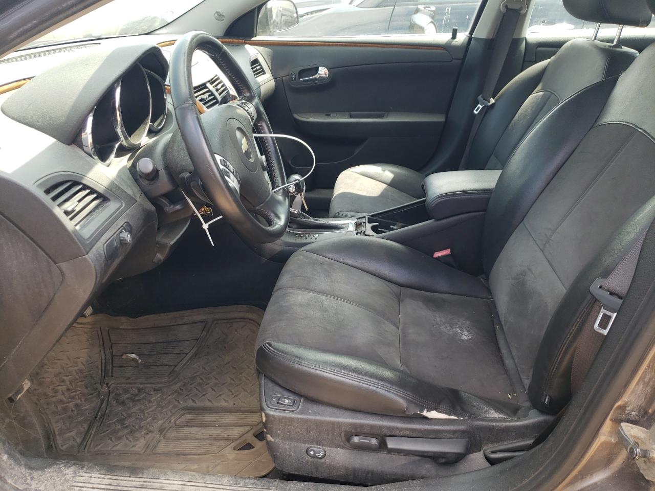 1G1ZD5E7XAF137548 2010 Chevrolet Malibu 2Lt