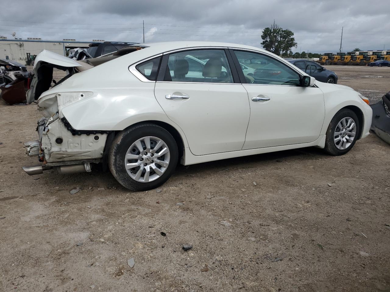 1N4AL3AP4GC256682 2016 Nissan Altima 2.5