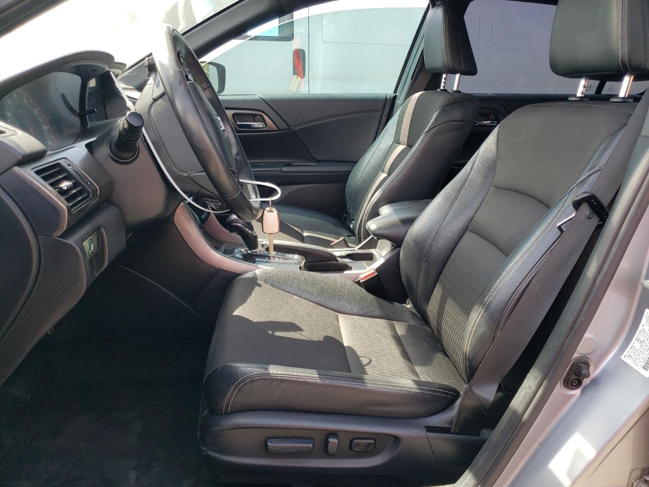 2017 Honda Accord Sport vin: 1HGCR2F58HA061590