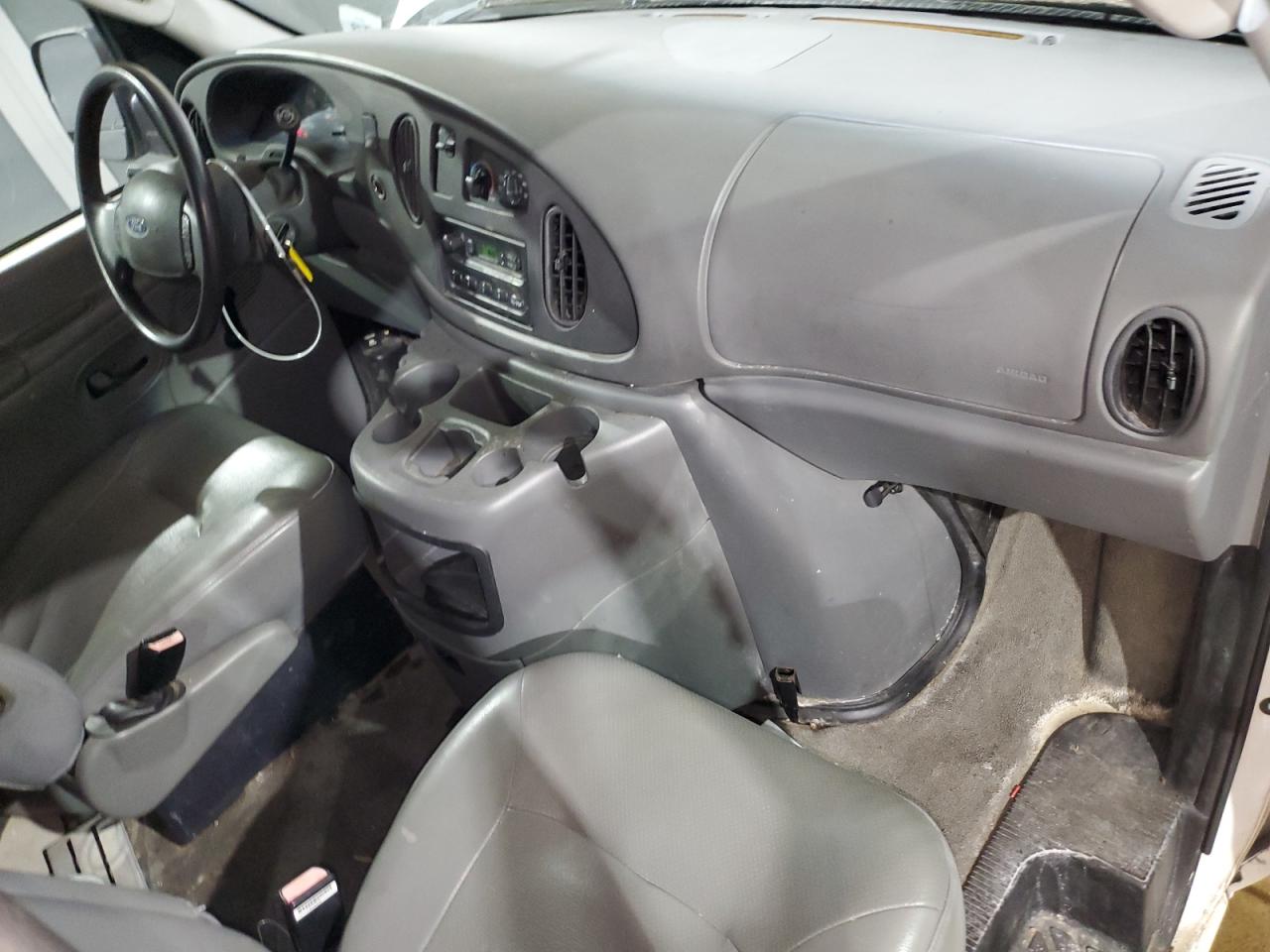 1FTRE14263HB81301 2003 Ford Econoline E150 Van