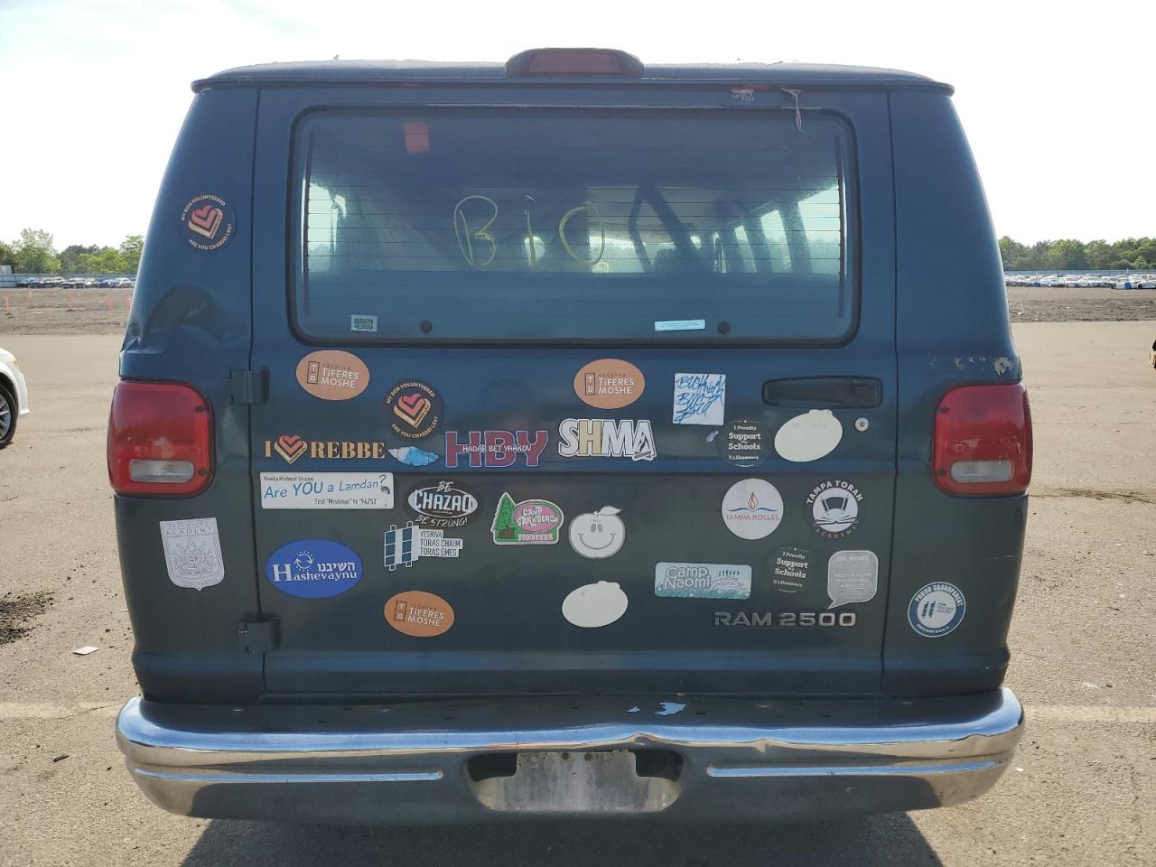 2B5WB25Y92K135275 2002 Dodge Ram Wagon B2500