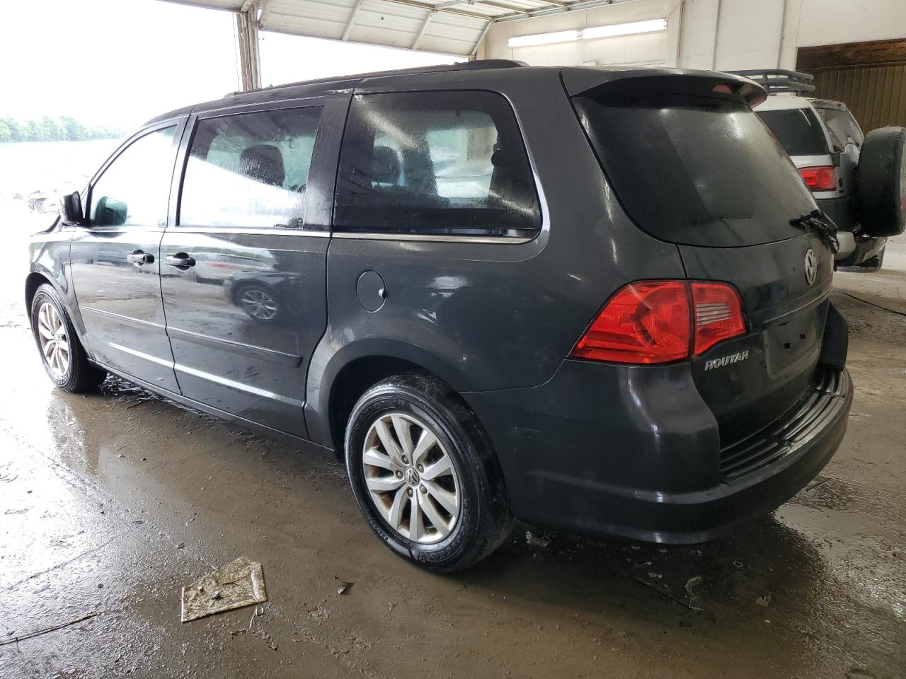 2C4RVABG4CR392094 2012 Volkswagen Routan Se