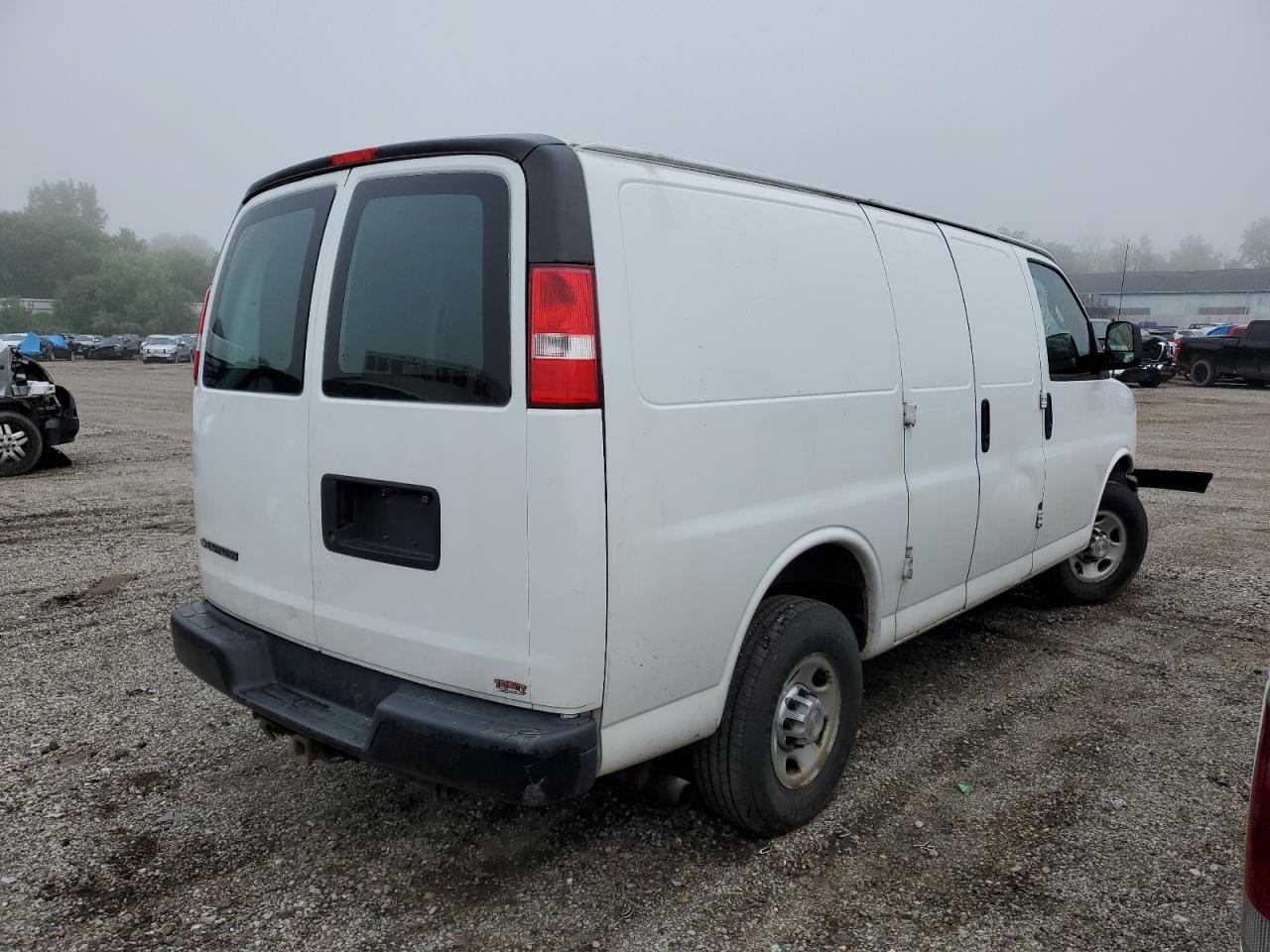 1GCWGAFF4H1109817 2017 Chevrolet Express G2500