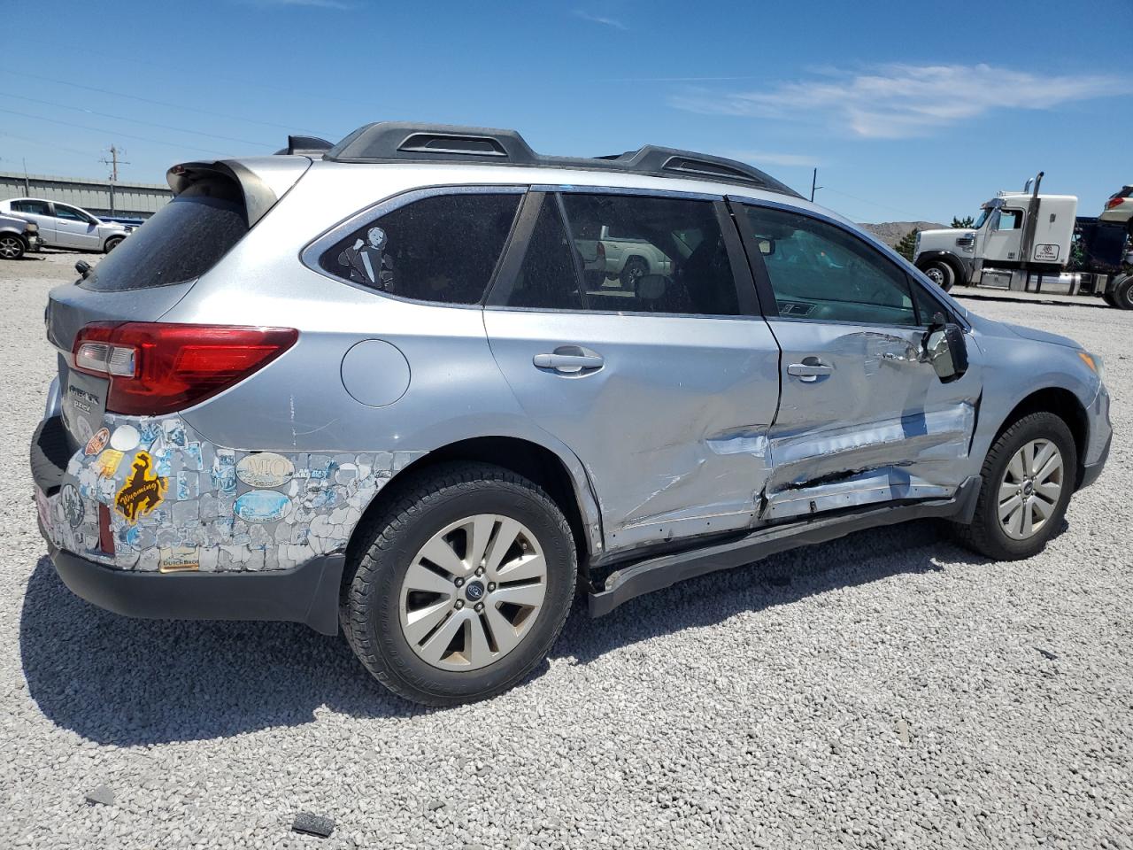 2016 Subaru Outback 2.5I Premium vin: 4S4BSAFC0G3342885