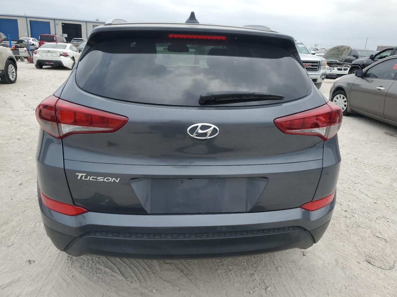 KM8J33A49HU542308 2017 Hyundai Tucson Limited