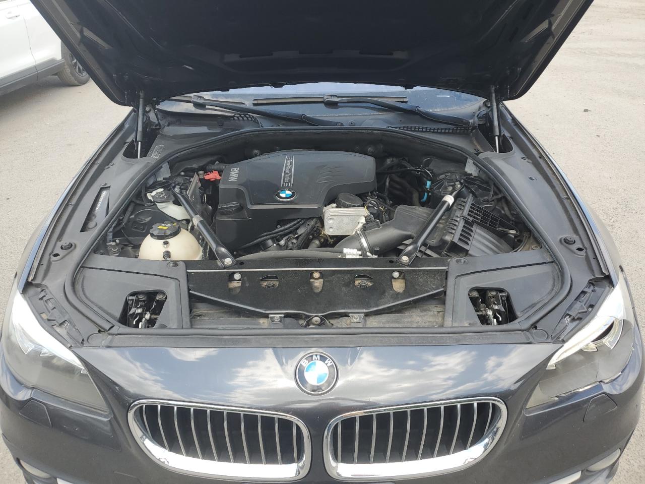 WBA5A7C5XFD620825 2015 BMW 528 Xi