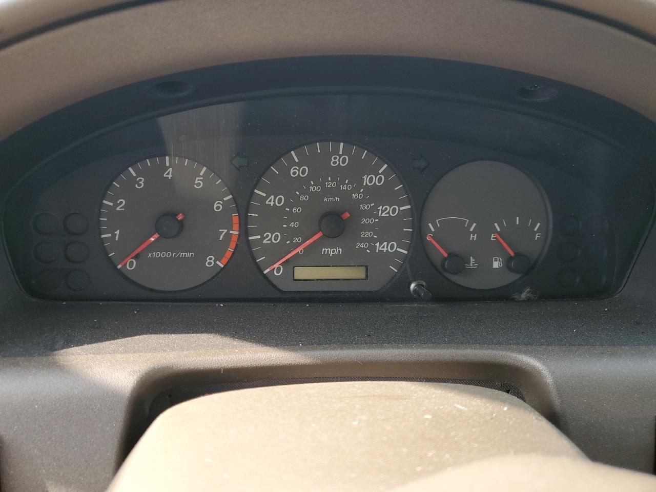 1YVGF22C6Y5161168 2000 Mazda 626 Es