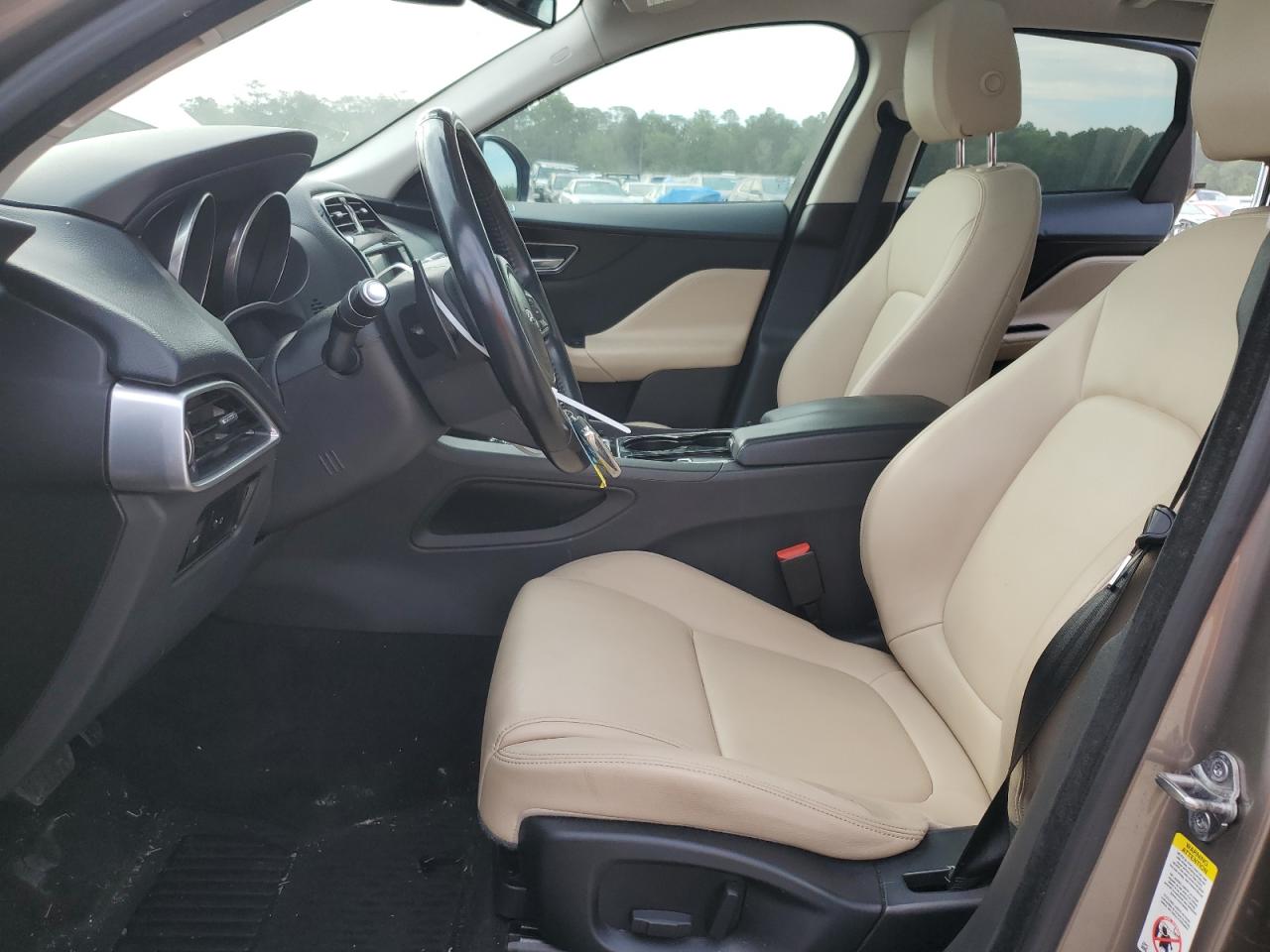 SADCJ2BV4HA498874 2017 Jaguar F-Pace Premium
