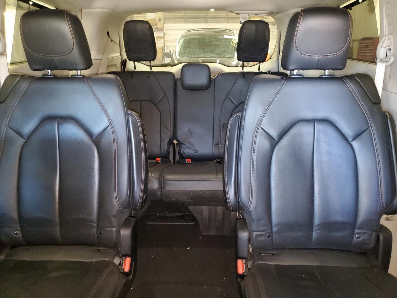 2C4RC1BG1KR665853 2019 Chrysler Pacifica Touring L