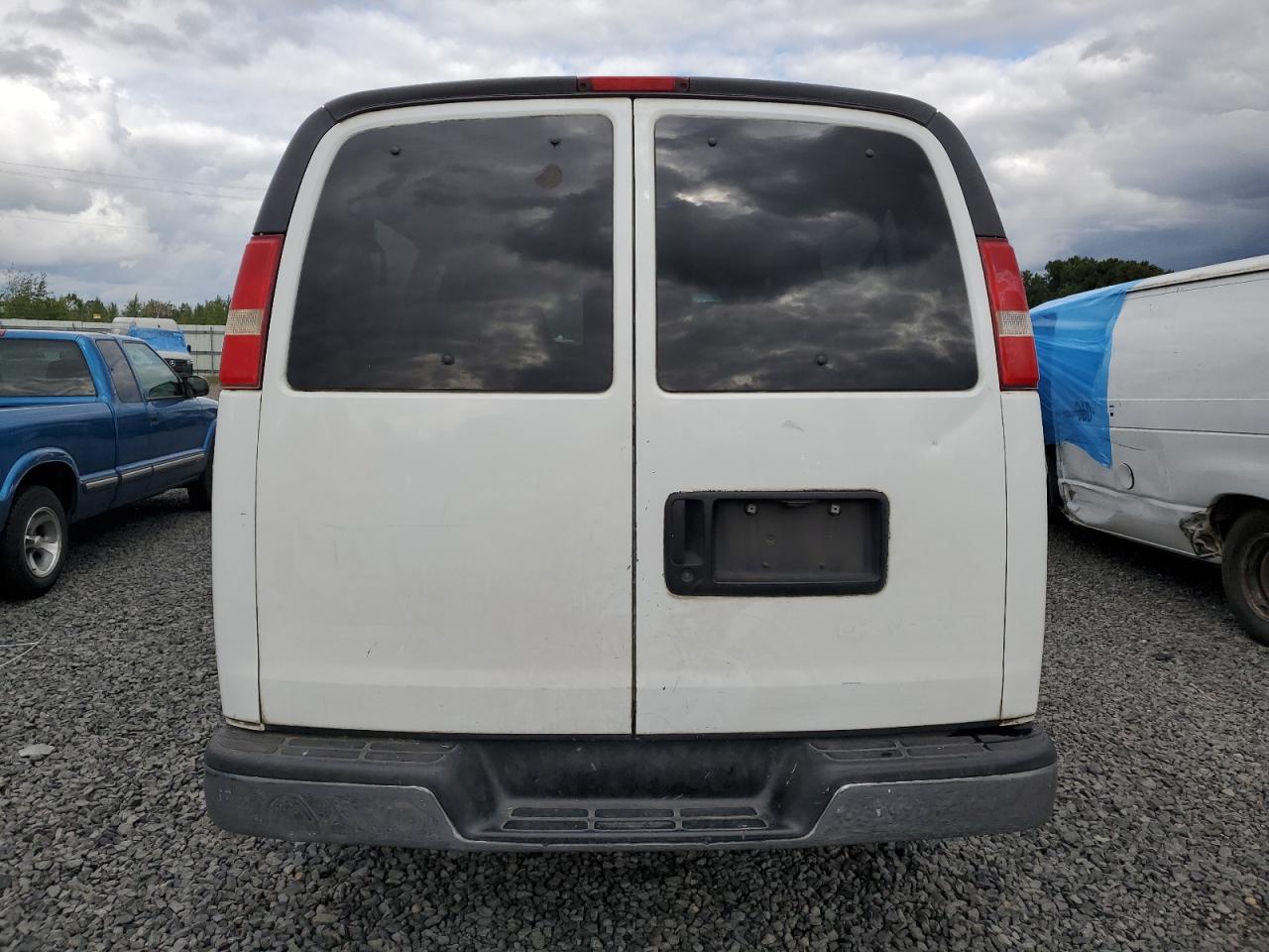 1GAHG39UX31237396 2003 Chevrolet Express G3500