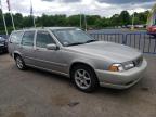 VOLVO V70 photo