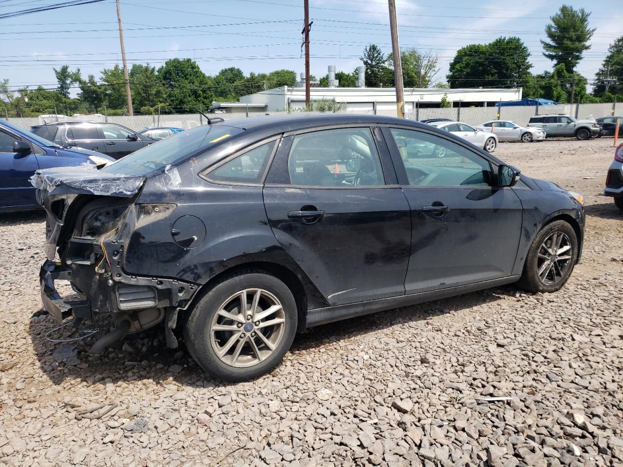 2017 Ford Focus Se vin: 1FADP3F24HL227294