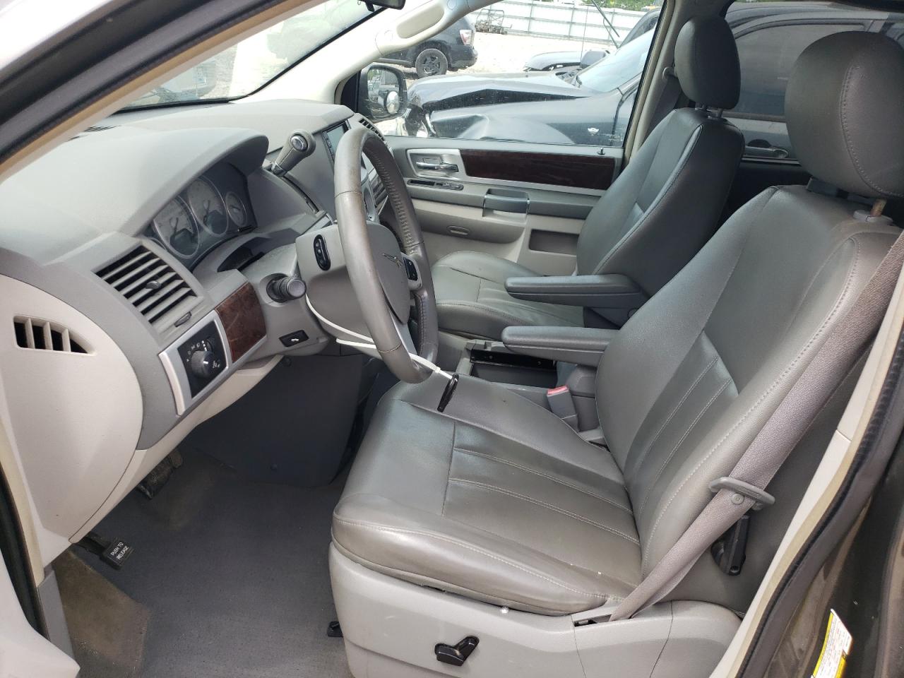 2A4RR5D12AR217788 2010 Chrysler Town & Country Touring