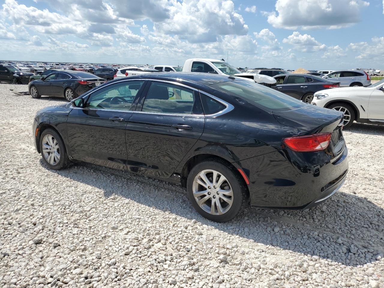 2015 Chrysler 200 Limited vin: 1C3CCCAB2FN528385