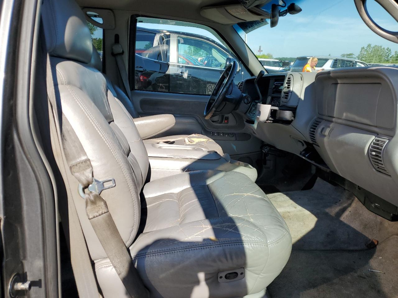 3GKFK16R5XG507440 1999 GMC Suburban K1500