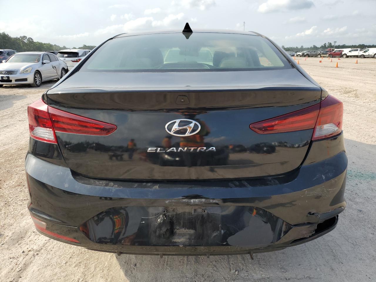 5NPD84LF3KH418866 2019 Hyundai Elantra Sel