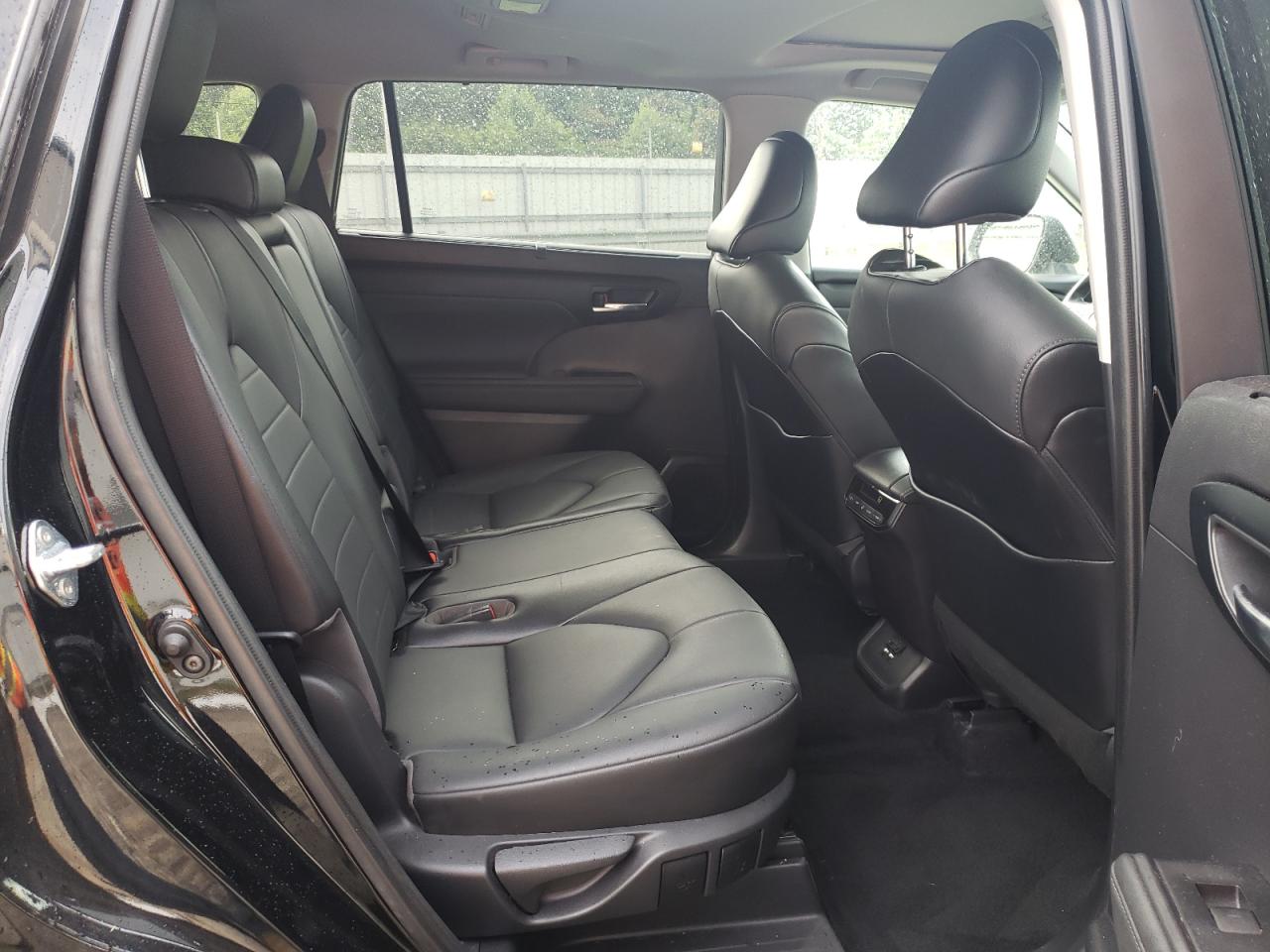 5TDHZRBH5MS108830 2021 Toyota Highlander Xle