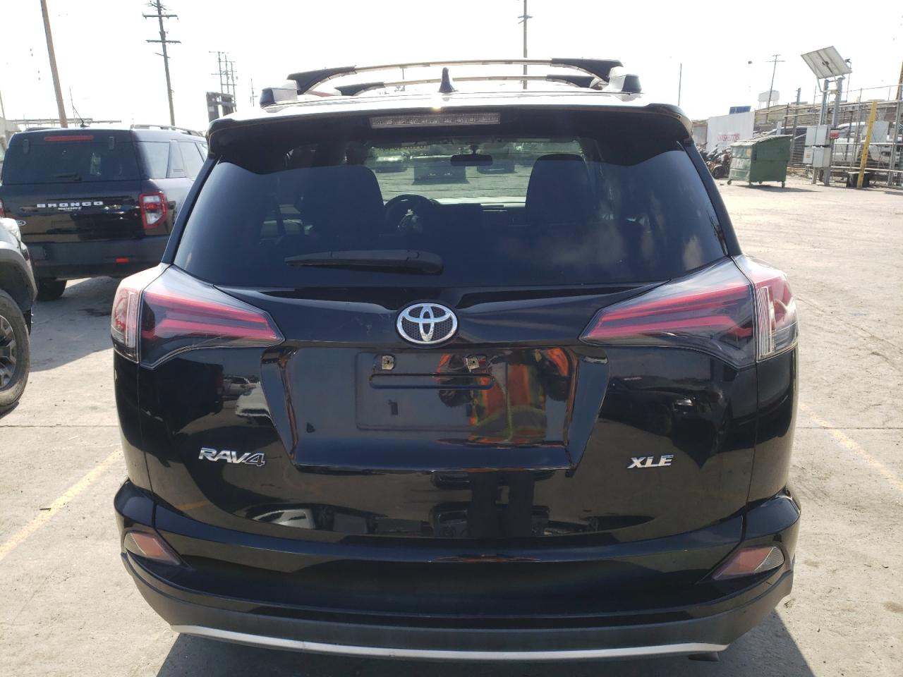 2016 Toyota Rav4 Xle vin: 2T3WFREV0GW235554