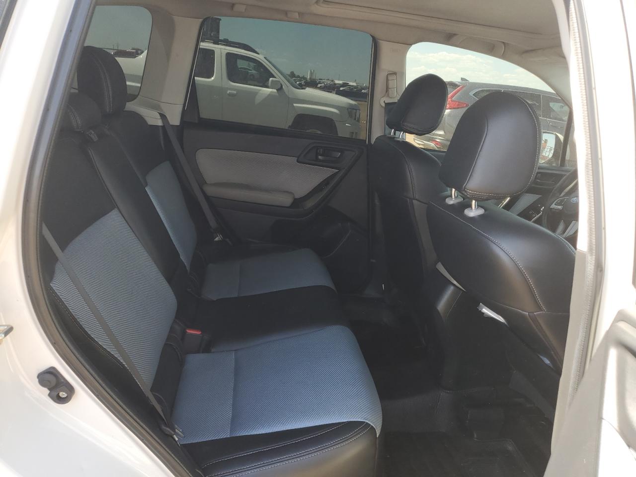 JF2SJAEC3HH585542 2017 Subaru Forester 2.5I Premium