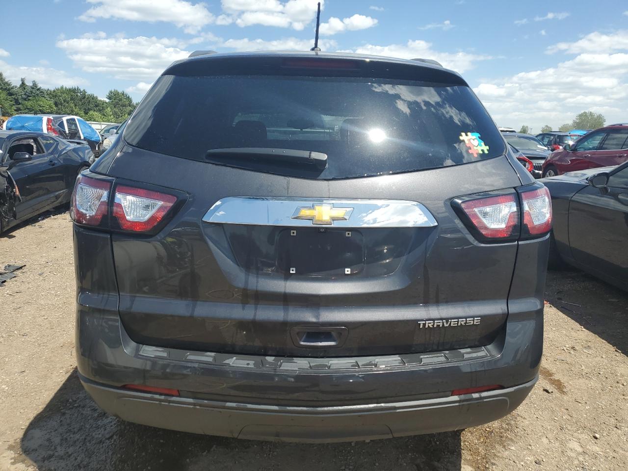 1GNKRFKD7FJ247415 2015 Chevrolet Traverse Ls