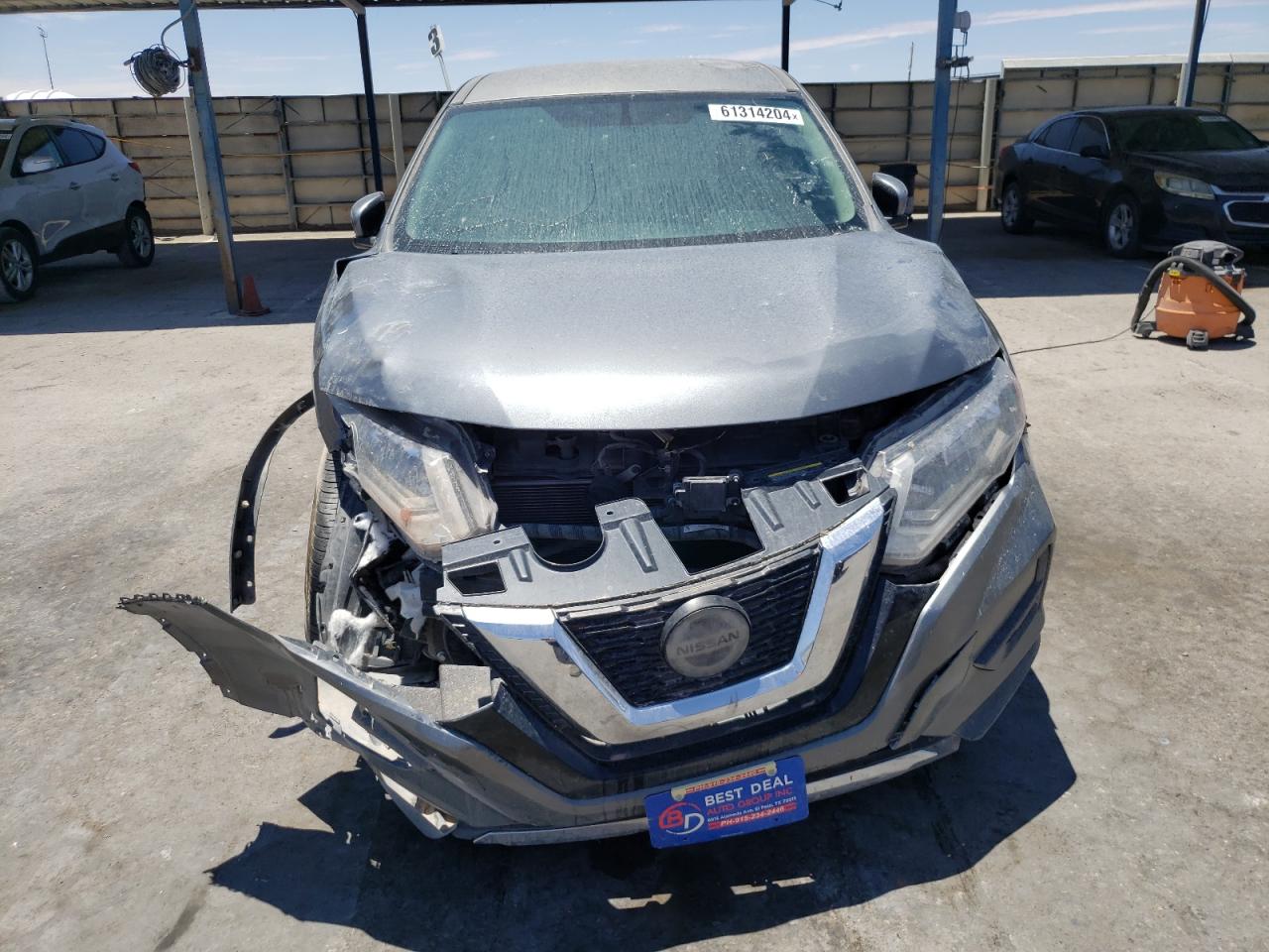 2018 Nissan Rogue S vin: KNMAT2MV2JP515748