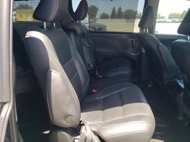 2016 TOYOTA SIENNA SE 5TDXK3DC8GS698394