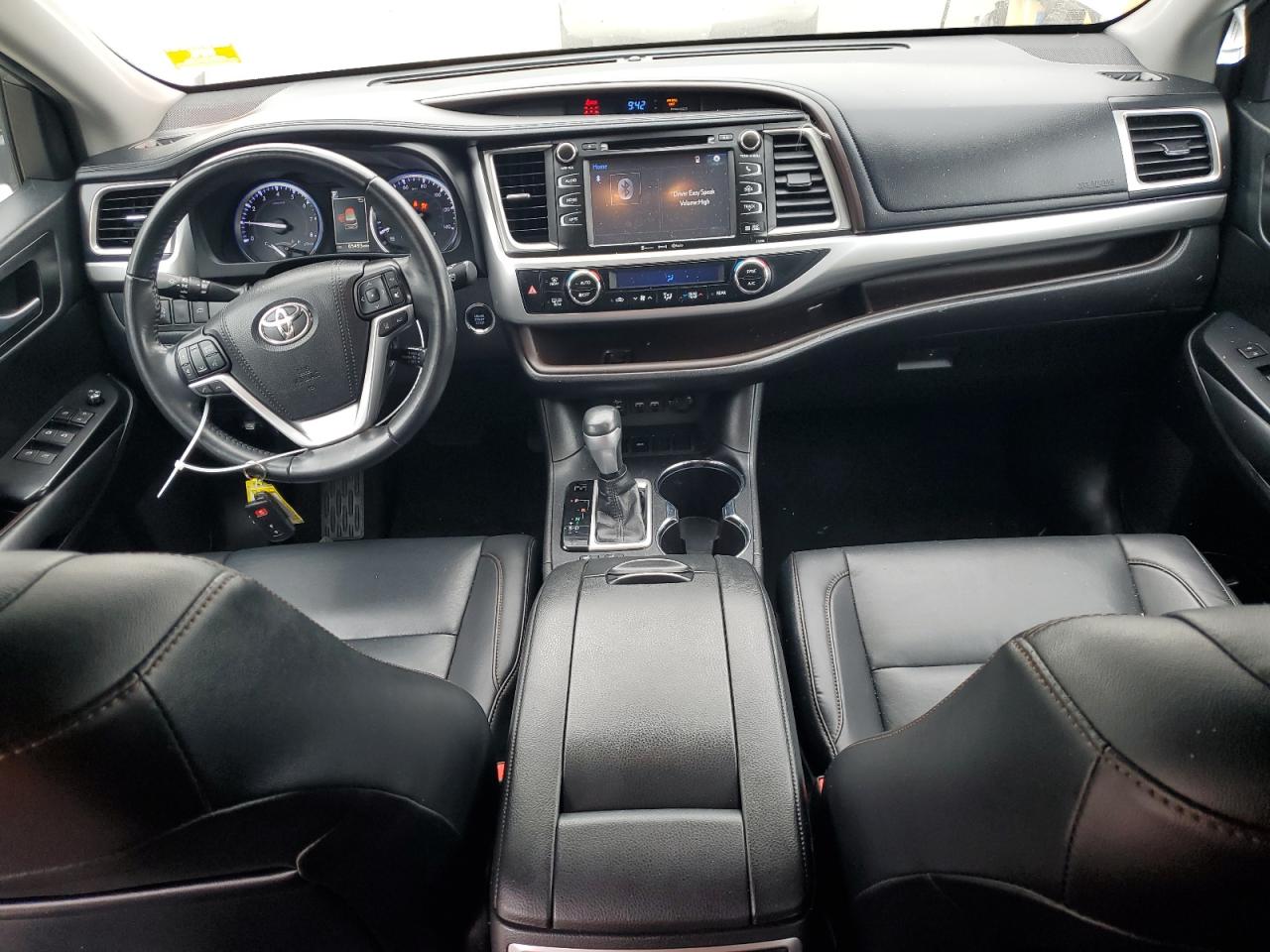 5TDKZRFHXKS299951 2019 Toyota Highlander Se