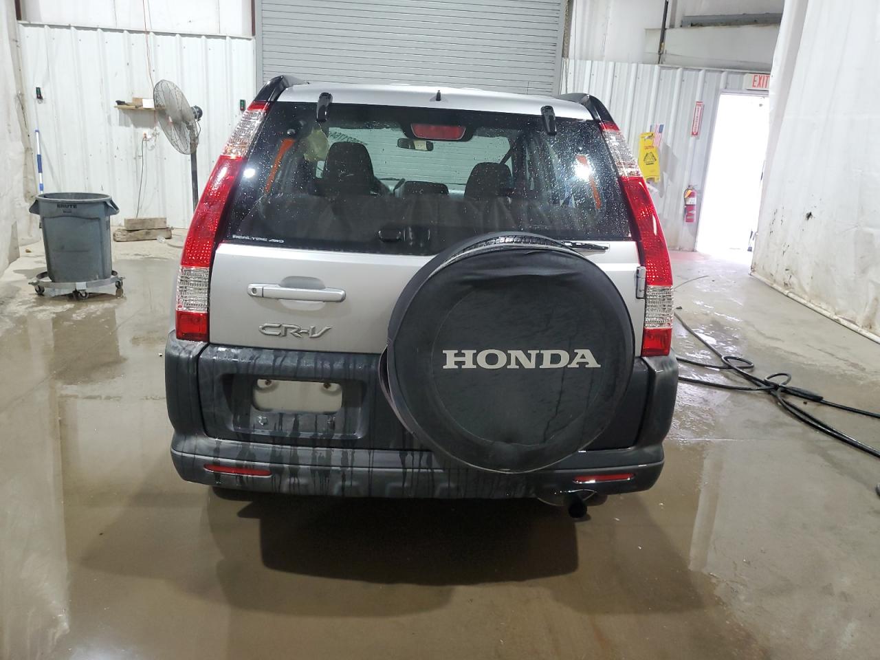 JHLRD78545C044077 2005 Honda Cr-V Lx