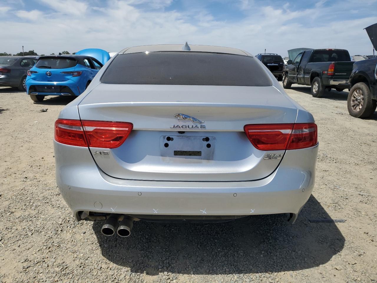 SAJAK4BN4HA969676 2017 Jaguar Xe Prestige