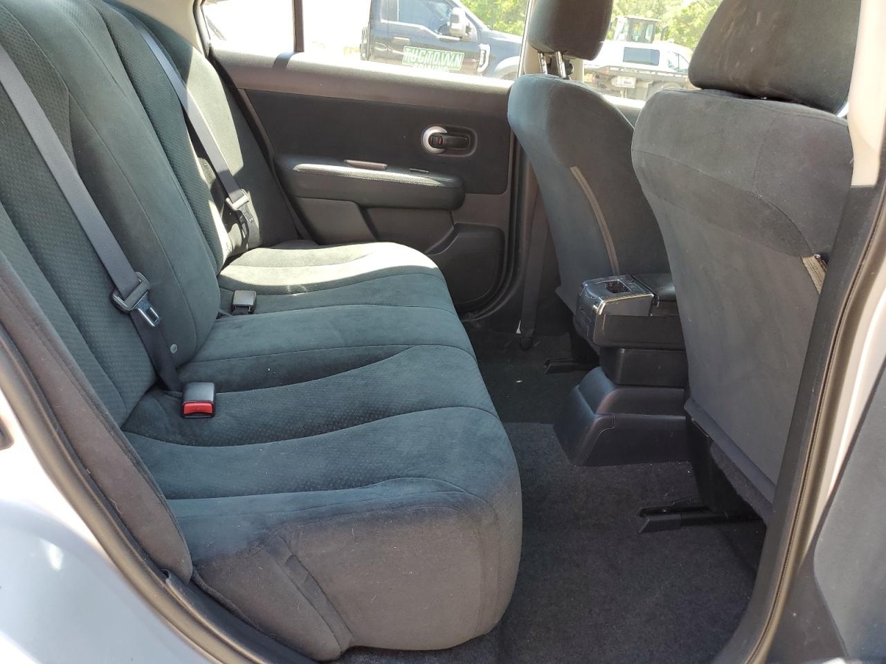 3N1BC1AP2AL437541 2010 Nissan Versa S