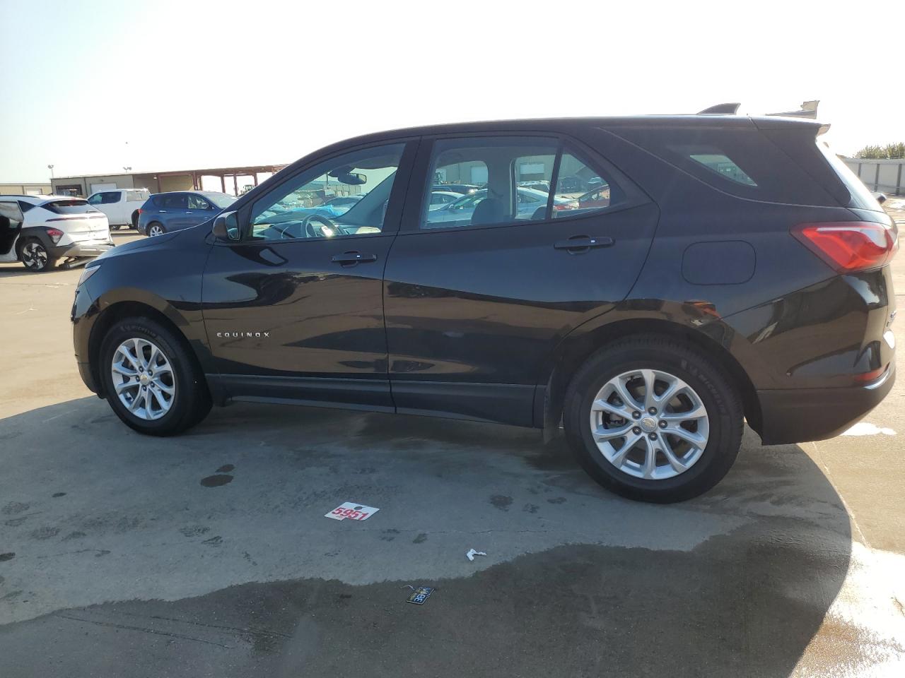 2GNAXHEV9J6322378 2018 Chevrolet Equinox Ls