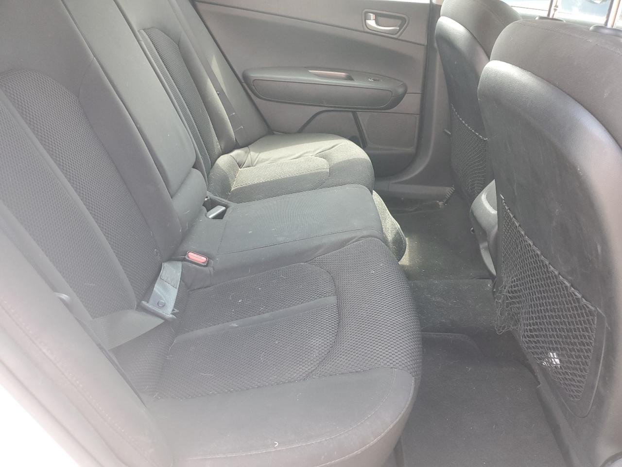 5XXGT4L34KG358500 2019 Kia Optima Lx