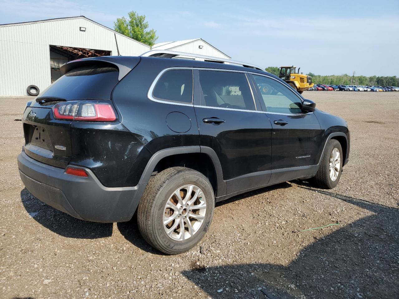 1C4PJMCB9KD279718 2019 Jeep Cherokee Latitude