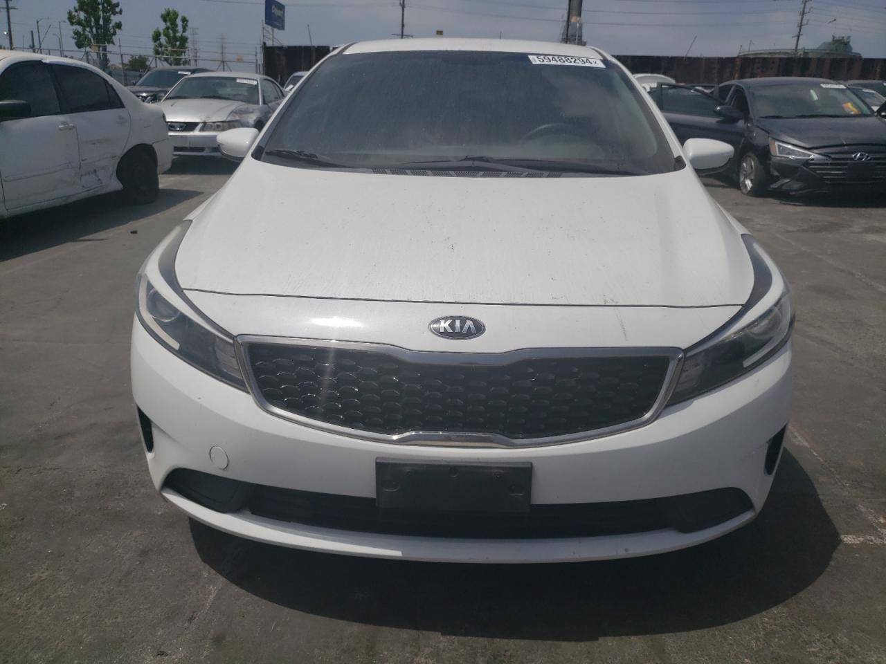 2018 Kia Forte Lx vin: 3KPFL4A76JE180193