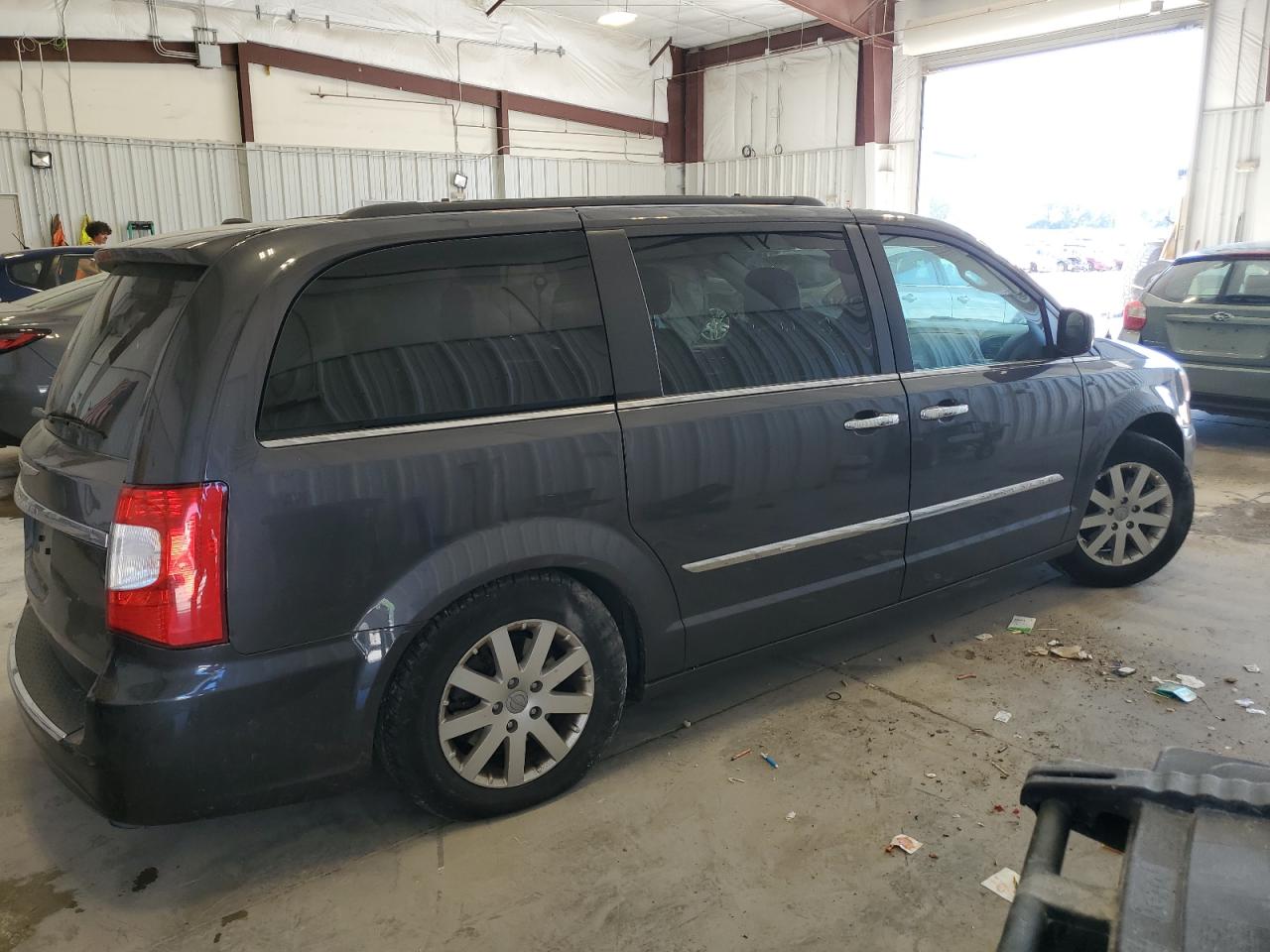 2016 Chrysler Town & Country Touring vin: 2C4RC1BG4GR130037