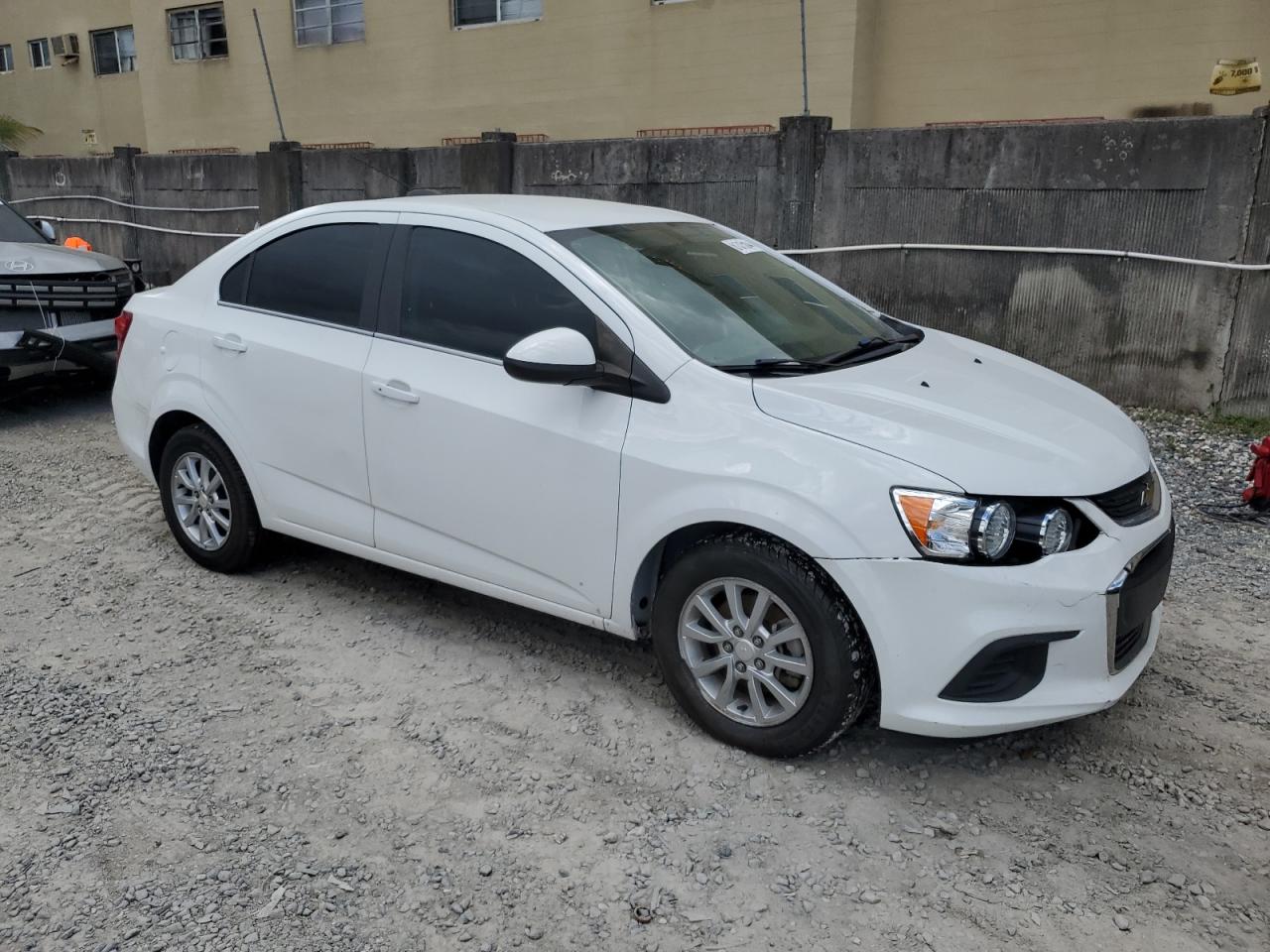 2019 Chevrolet Sonic Lt vin: 1G1JD5SB4K4144207