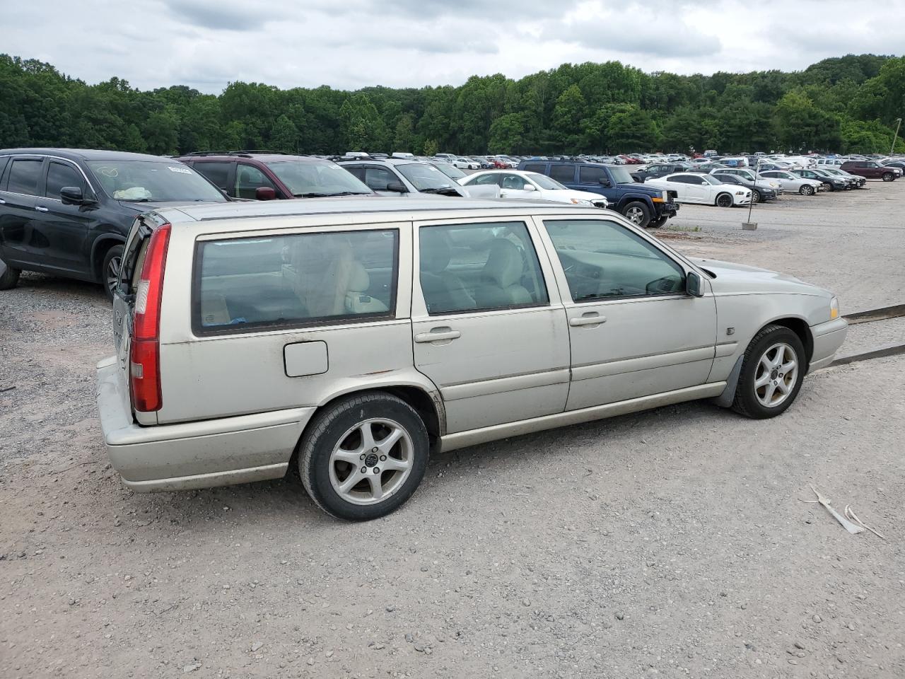 YV1LW61J4Y2656427 2000 Volvo V70 Base