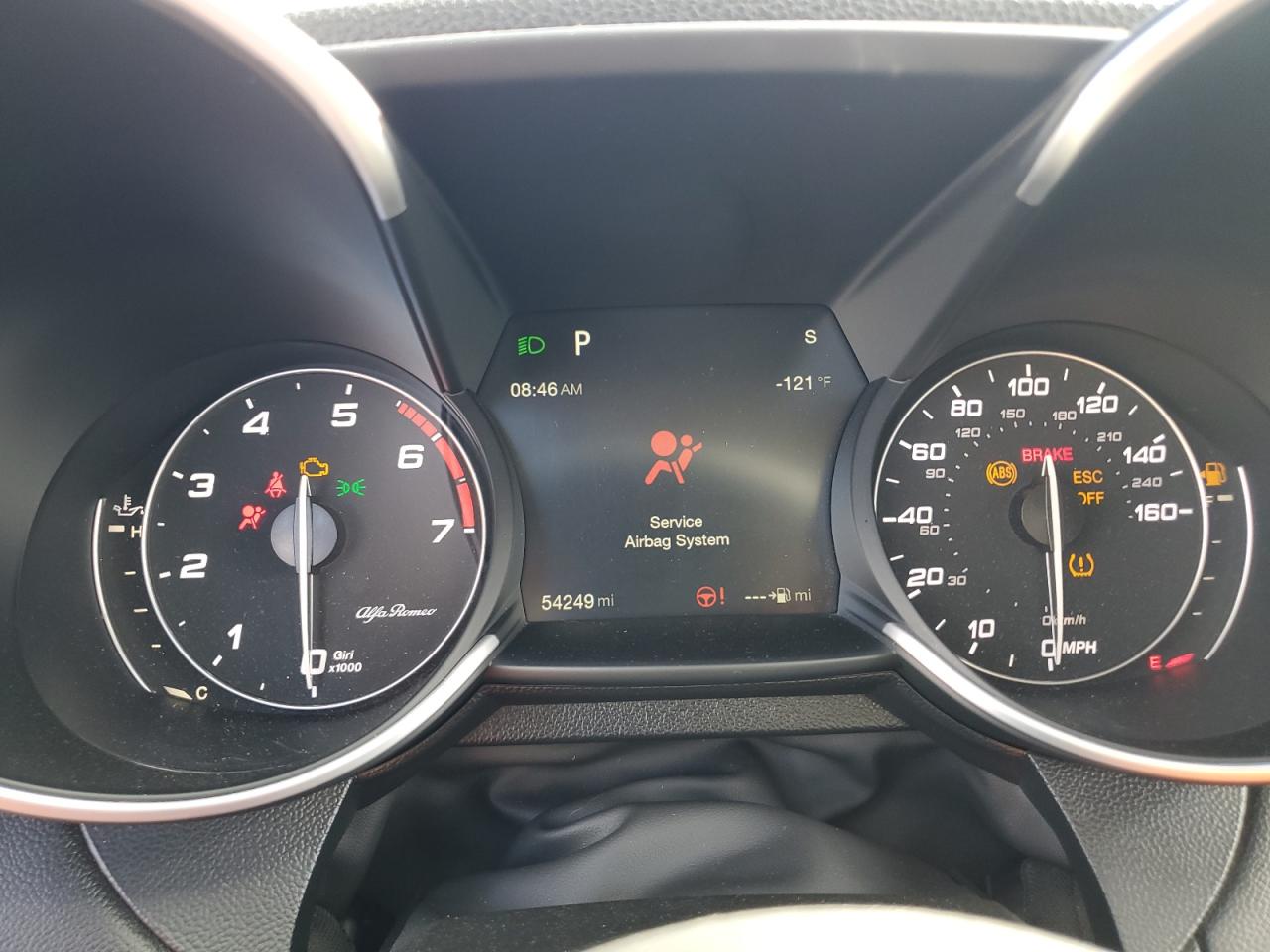 ZARFAEBN9J7565021 2018 Alfa Romeo Giulia