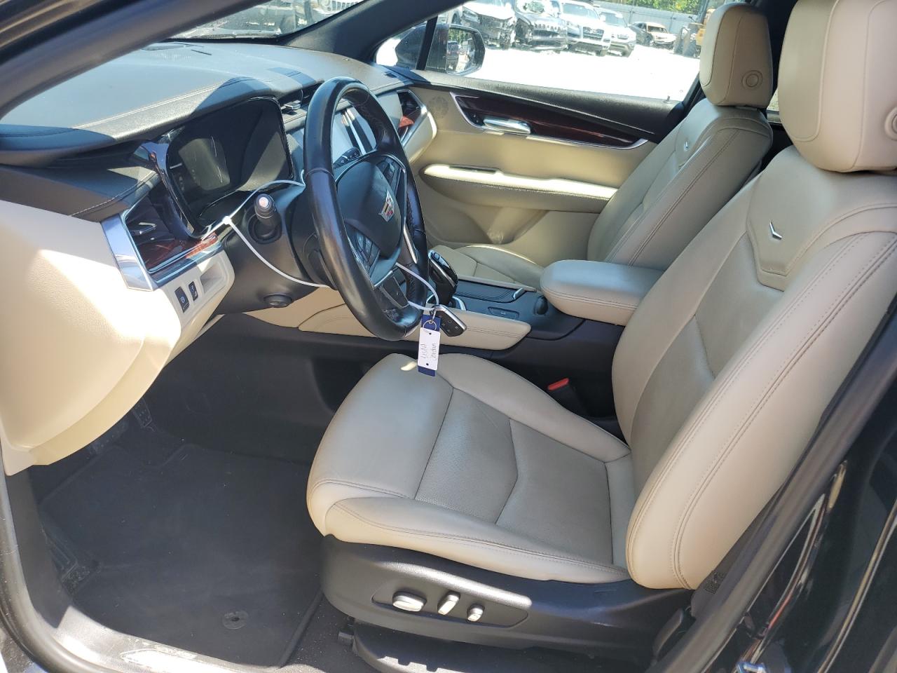 1GYKNCRS3JZ240537 2018 Cadillac Xt5 Luxury