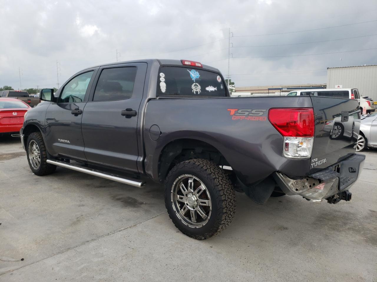 5TFDM5F18DX044926 2013 Toyota Tundra Crewmax Sr5