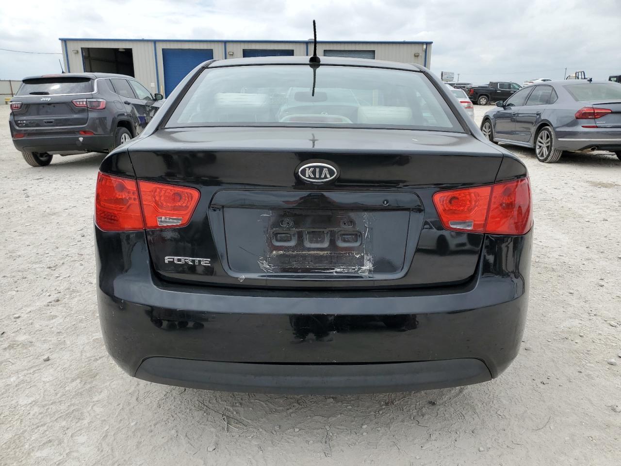 KNAFT4A26B5435780 2011 Kia Forte Lx