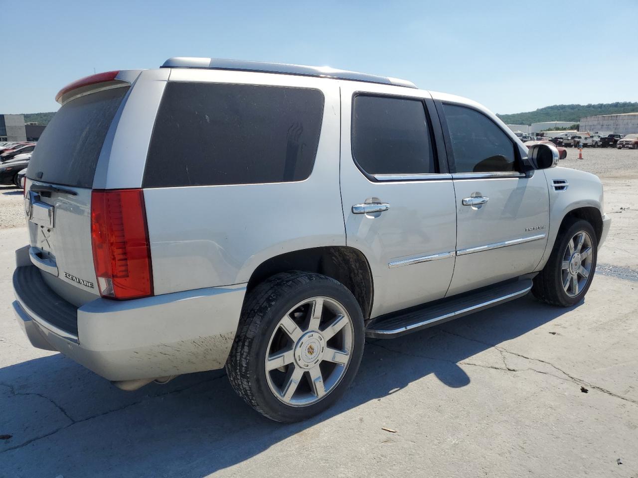 1GYS4BEF3BR100320 2011 Cadillac Escalade Luxury