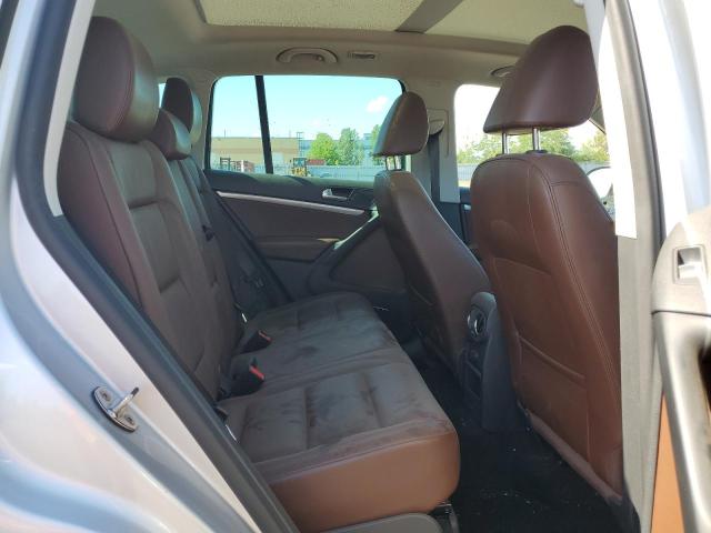 2017 VOLKSWAGEN TIGUAN HIG WVGLV7AX7HK032555