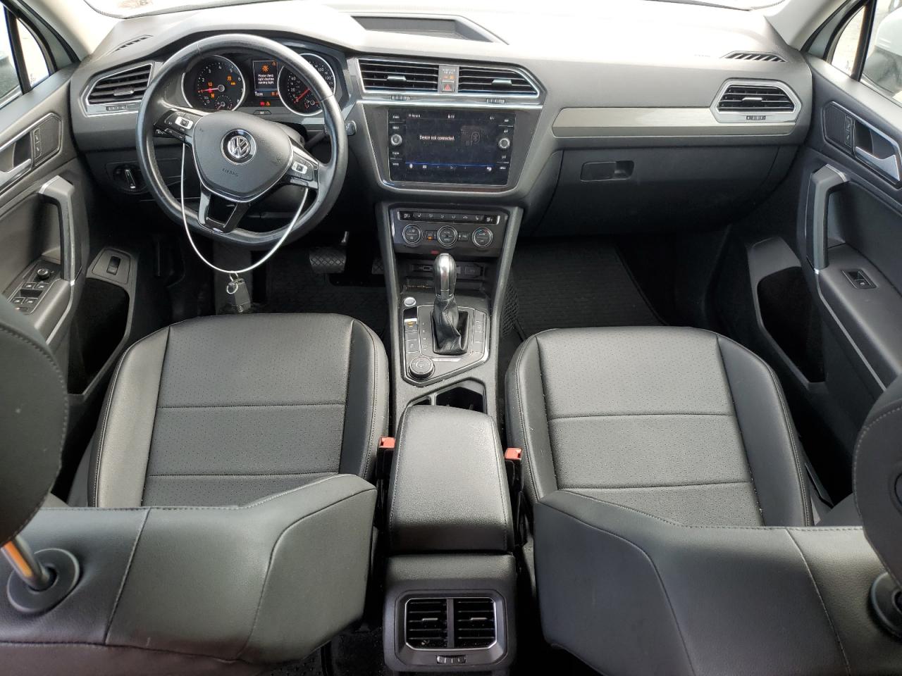 3VV2B7AX0JM204854 2018 Volkswagen Tiguan Se