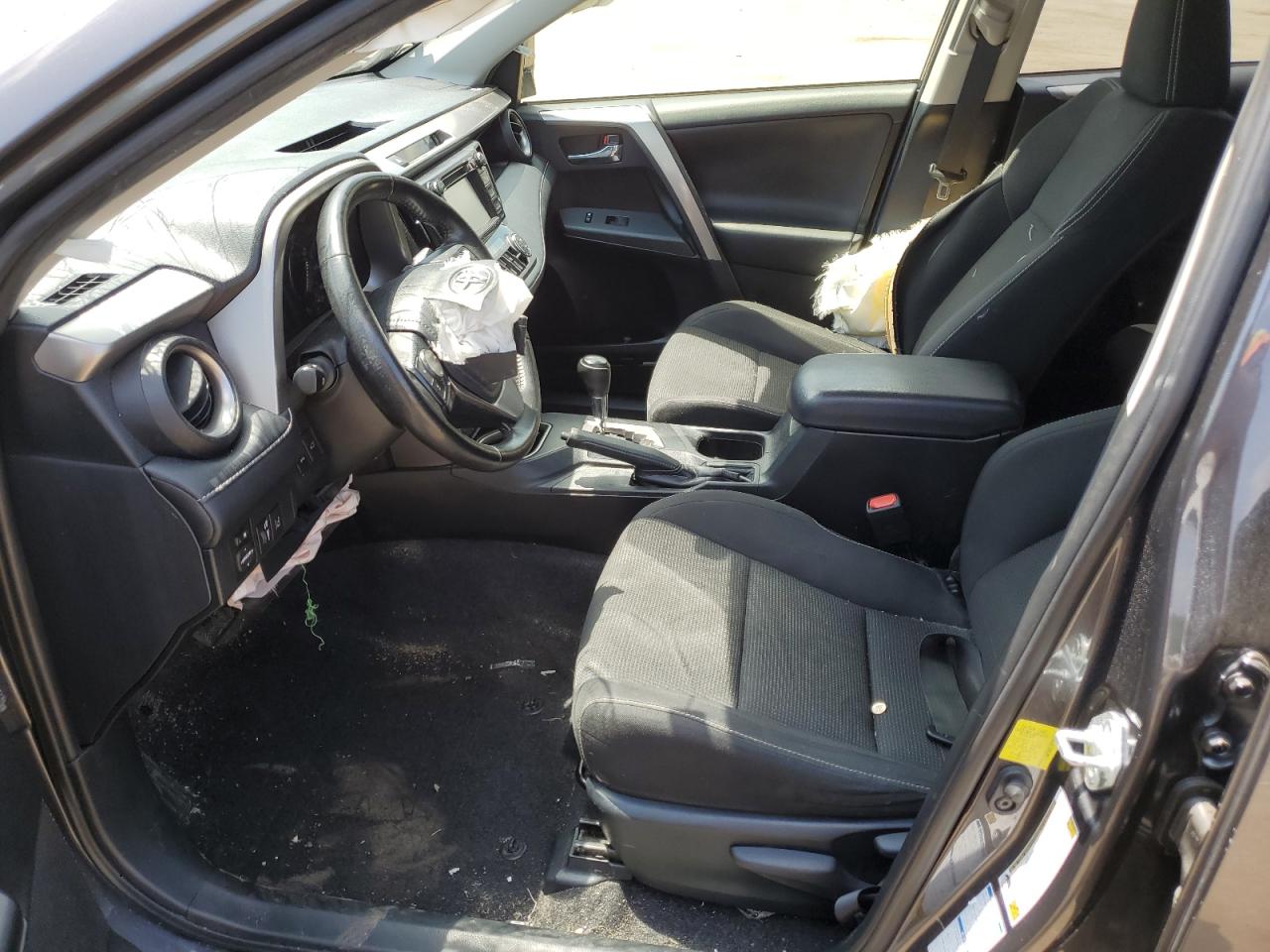 JTMRFREV9HJ162729 2017 Toyota Rav4 Xle